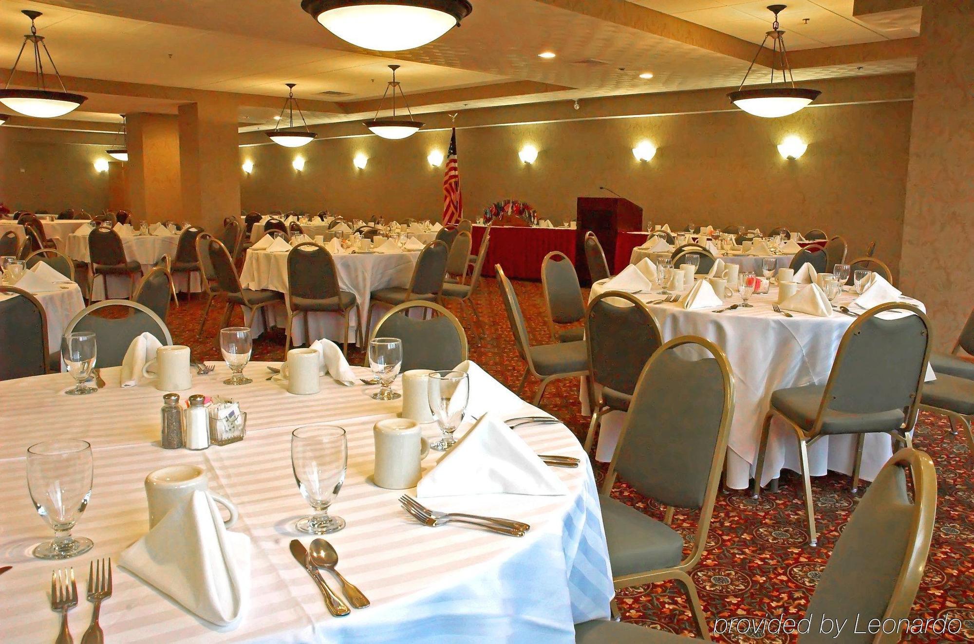 Mainstay Hotel And Conference Center Newport Restaurant photo